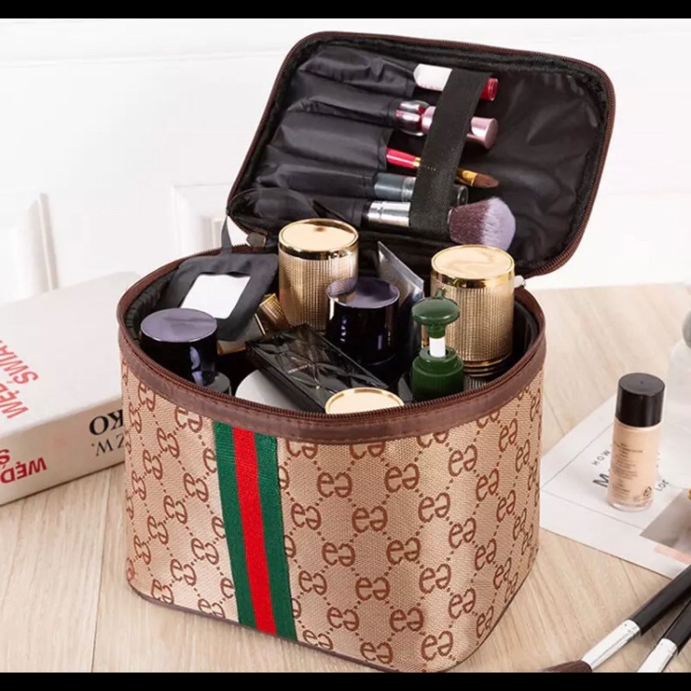 1pcs Very very nice makeup traveling bag any occasion makeup not included